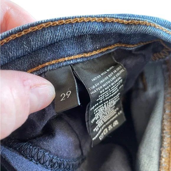 J BRAND Women’s Indigo Mid Rise Capri Jean Pants - Picture 8 of 8